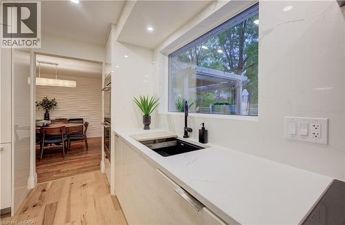 38 Academy Crescent, Waterloo, ON - Indoor Photo Showing Kitchen