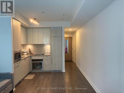 3310 - 125 Blue Jays Way, Toronto, ON - Indoor