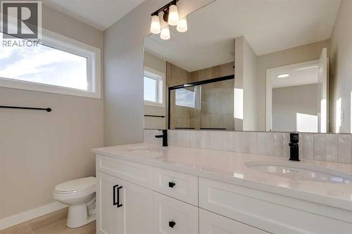 315 Fireside Drive, Cochrane, AB - Indoor Photo Showing Bathroom