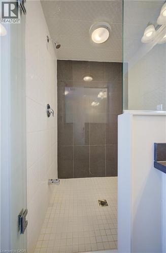 588 Beckview Crescent, Kitchener, ON - Indoor Photo Showing Bathroom
