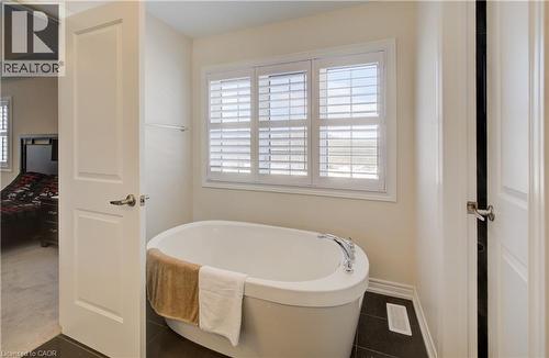 588 Beckview Crescent, Kitchener, ON - Indoor Photo Showing Bathroom