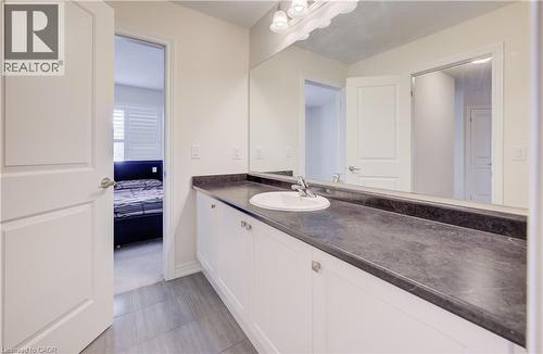 588 Beckview Crescent, Kitchener, ON - Indoor Photo Showing Bathroom