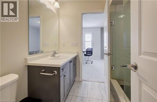 588 Beckview Crescent, Kitchener, ON - Indoor Photo Showing Bathroom