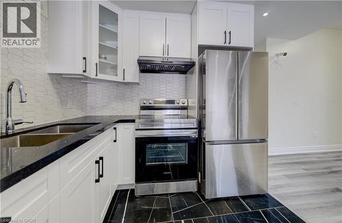 588 Beckview Crescent, Kitchener, ON - Indoor Photo Showing Kitchen With Stainless Steel Kitchen With Double Sink With Upgraded Kitchen