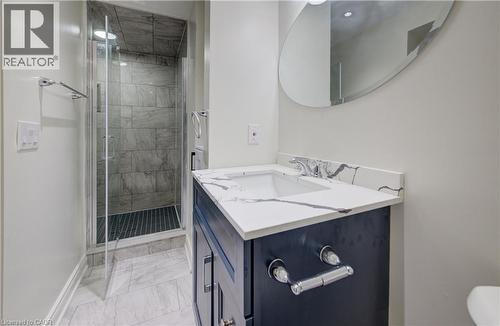 588 Beckview Crescent, Kitchener, ON - Indoor Photo Showing Bathroom