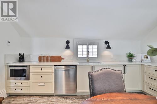 455 Nelson Avenue, Burlington, ON - Indoor