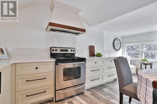 455 Nelson Avenue, Burlington, ON - Indoor Photo Showing Kitchen