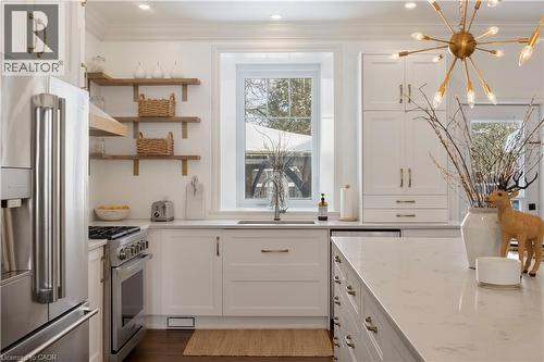 320 Whitmore Drive, Waterloo, ON - Indoor Photo Showing Kitchen