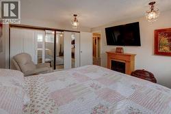 Extra large 4th Bedroom in lower level - 