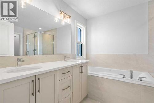 659 Buffaloberry Manor Se, Calgary, AB - Indoor Photo Showing Bathroom