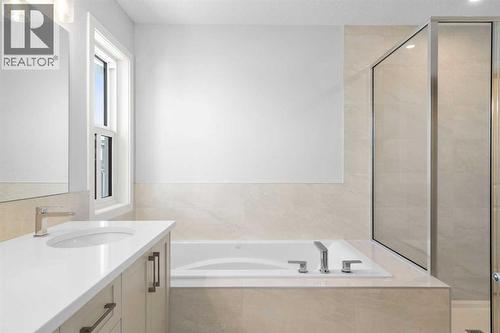 659 Buffaloberry Manor Se, Calgary, AB - Indoor Photo Showing Bathroom