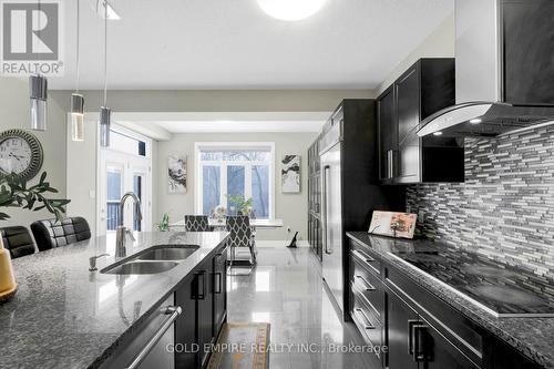 2605 Seven Oaks Ridge, London South (South U), ON - Indoor Photo Showing Kitchen With Double Sink With Upgraded Kitchen