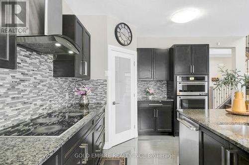 2605 Seven Oaks Ridge, London South (South U), ON - Indoor Photo Showing Kitchen With Upgraded Kitchen