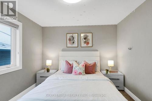 2605 Seven Oaks Ridge, London South (South U), ON - Indoor Photo Showing Bedroom