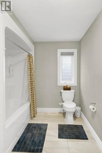 2605 Seven Oaks Ridge, London South (South U), ON - Indoor Photo Showing Bathroom