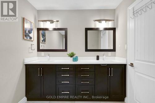 2605 Seven Oaks Ridge, London South (South U), ON - Indoor Photo Showing Bathroom