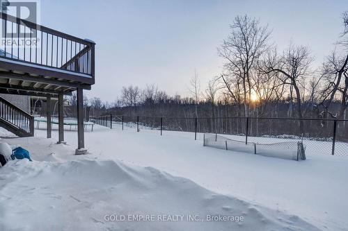 2605 Seven Oaks Ridge, London South (South U), ON - Outdoor