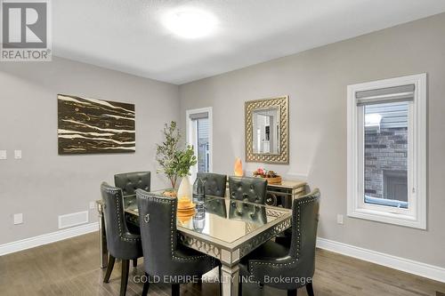 2605 Seven Oaks Ridge, London South (South U), ON - Indoor Photo Showing Dining Room