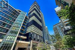 3904 - 56 ANNIE CRAIG DRIVE  Toronto, ON M8V 0C8