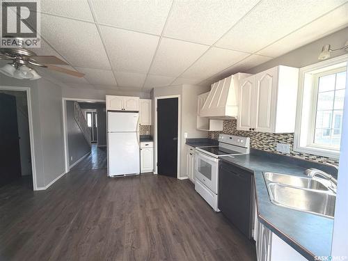 324 Main Street, Balcarres, SK - Indoor Photo Showing Kitchen With Double Sink