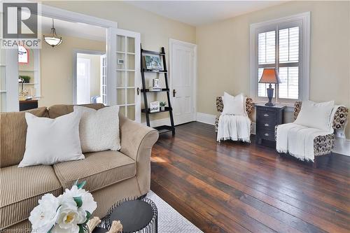 455 Nelson Avenue, Burlington, ON - Indoor Photo Showing Living Room