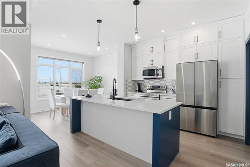 186 Mazurek Crescent, Saskatoon, SK - Indoor Photo Showing Kitchen With Upgraded Kitchen