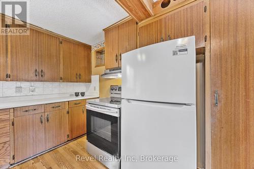 31 Desroches Trail, Tiny, ON - Indoor Photo Showing Kitchen