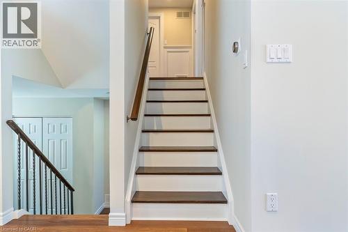 720 Mullin Way, Burlington, ON - Indoor Photo Showing Other Room