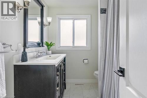 720 Mullin Way, Burlington, ON - Indoor