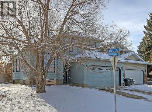 9 Hunters Mews  Okotoks, AB T1S 1M2