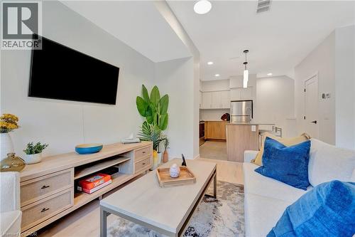 35 Mill Street, Kitchener, ON - Indoor Photo Showing Living Room