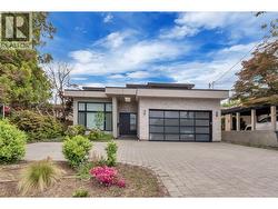 440 W QUEENS ROAD  North Vancouver, BC V7N 2K7
