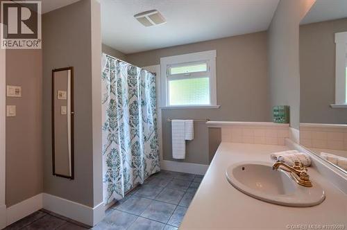 3940 Angus Drive, West Kelowna, BC - Indoor Photo Showing Bathroom