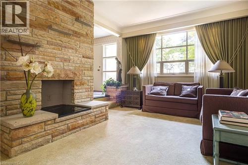6 Freeland Court, Hamilton, ON - Indoor Photo Showing Living Room With Fireplace