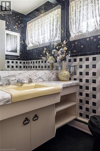 6 Freeland Court, Hamilton, ON - Indoor