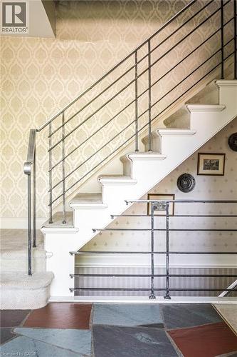 6 Freeland Court, Hamilton, ON - Indoor Photo Showing Other Room