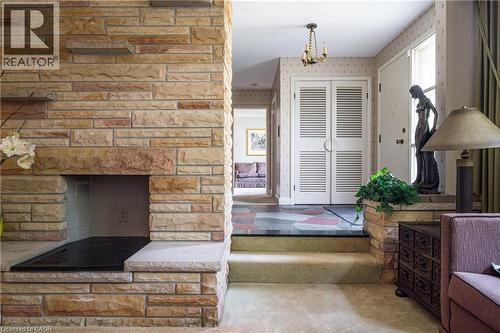 6 Freeland Court, Hamilton, ON - Indoor Photo Showing Other Room