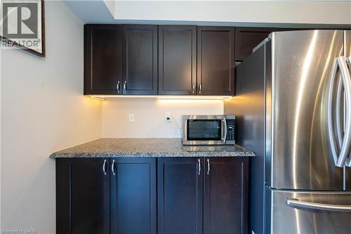 335 Falling Green Crescent, Kitchener, ON - Indoor Photo Showing Kitchen