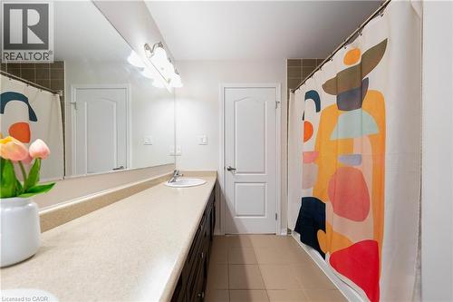 335 Falling Green Crescent, Kitchener, ON - Indoor Photo Showing Bathroom