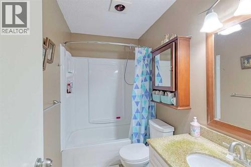 20 Falton Way Ne, Calgary, AB - Indoor Photo Showing Bathroom