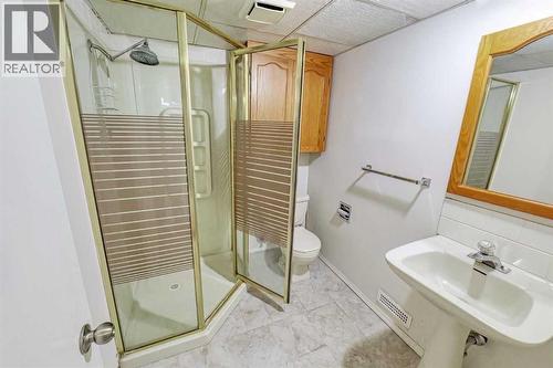 20 Falton Way Ne, Calgary, AB - Indoor Photo Showing Bathroom