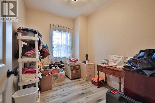 501 6 Avenue, Warner, AB - Indoor