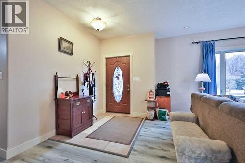 501 6 Avenue, Warner, AB - Indoor
