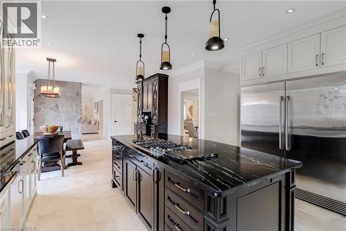 18 Elder Crescent, Ancaster, ON - Indoor Photo Showing Kitchen With Upgraded Kitchen