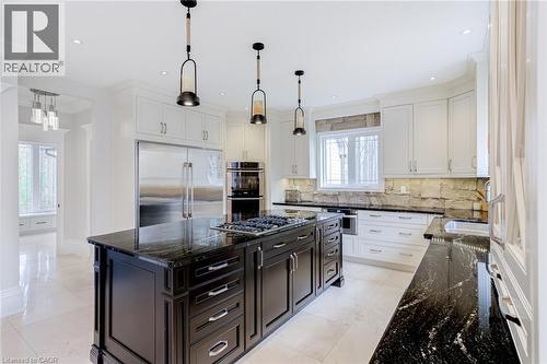 18 Elder Crescent, Ancaster, ON - Indoor Photo Showing Kitchen With Upgraded Kitchen
