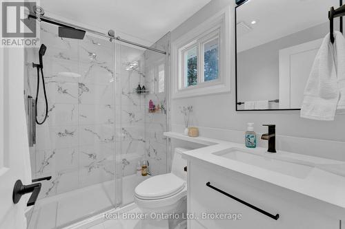 19 Hornby Court, Cambridge, ON - Indoor Photo Showing Bathroom