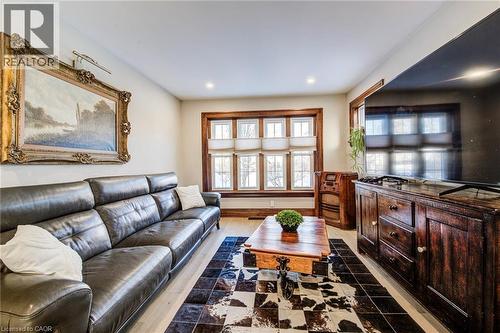 107 Earl Street, Kitchener, ON - Indoor Photo Showing Living Room
