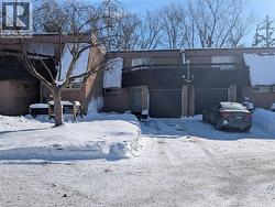 1237 WHITE OAKS Boulevard  Oakville, ON L6H 2N6