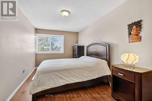 13 - 2415 Southvale Crescent, Ottawa, ON - Indoor Photo Showing Bedroom
