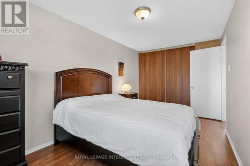 13 - 2415 Southvale Crescent, Ottawa, ON - Indoor Photo Showing Bedroom